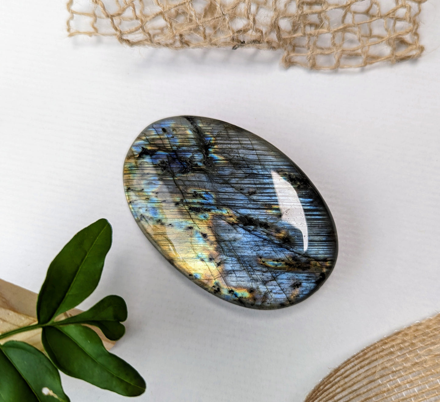 Labradorite Galet multicolore, 100% naturelle fait main, protection et beauté unique