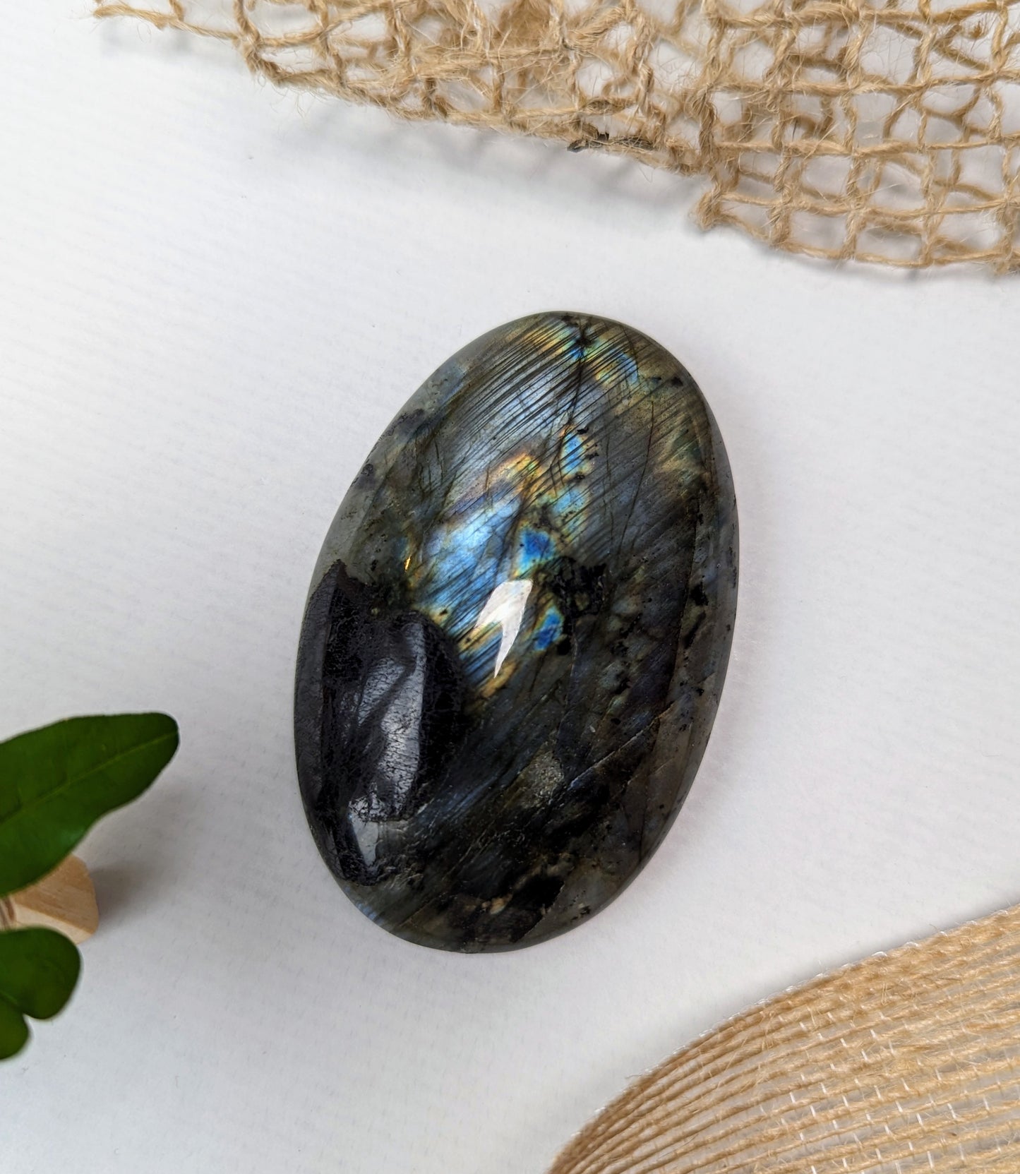 Labradorite Galet multicolore, 100% naturelle fait main, protection et beauté unique